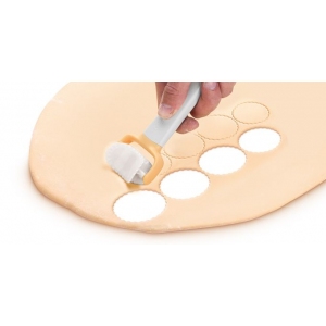 Vykrajovač čtverečků s vlnitým okrajem Delícia ø 4cm