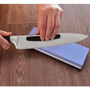 Kámen brusný korund 1000/3000+podložka+úchyt na nože